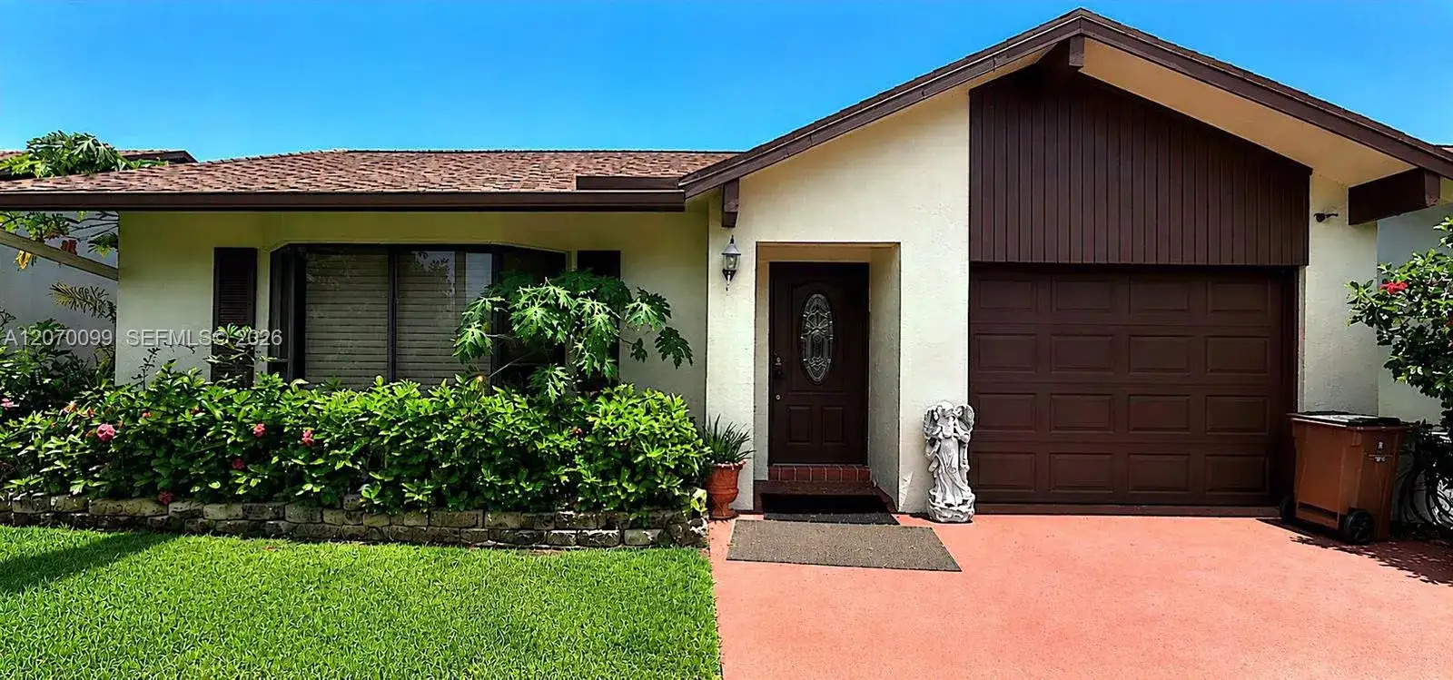 1534 SW 22nd Way, Deerfield Beach FL 33442 photo 2