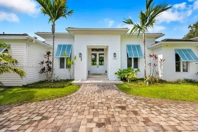 7840 SW 133rd Ter, Pinecrest FL 33156 photo 2