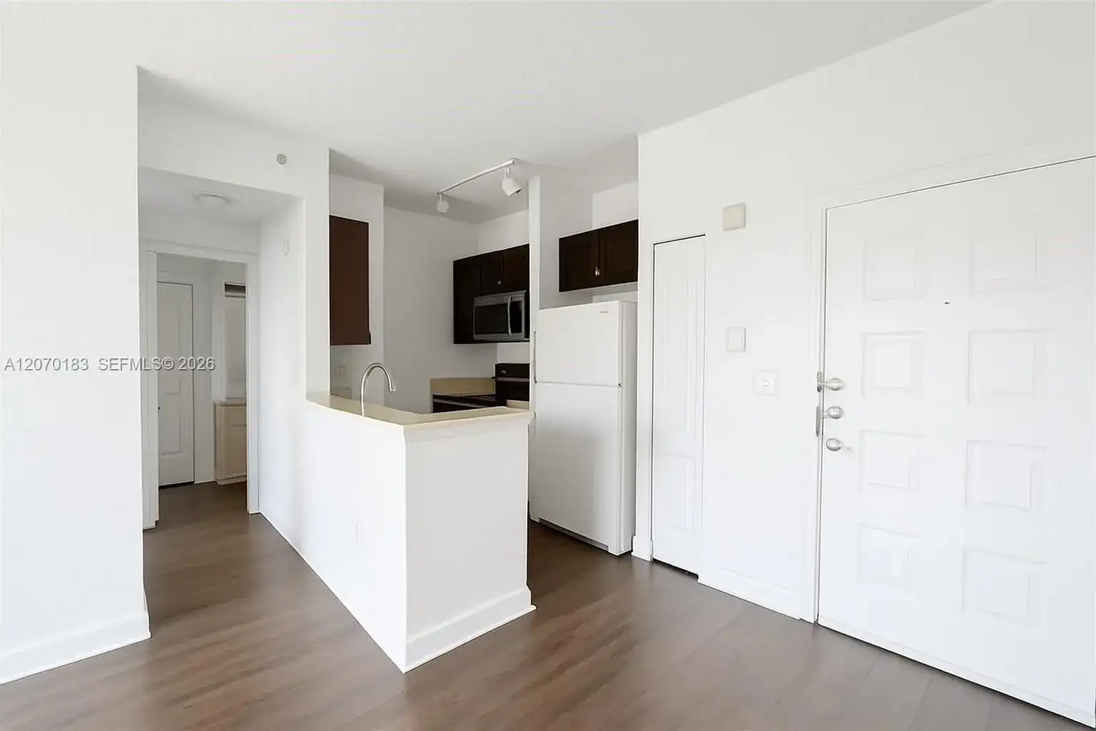 6001 SW 70th St # 625, South Miami FL 33143 photo 3