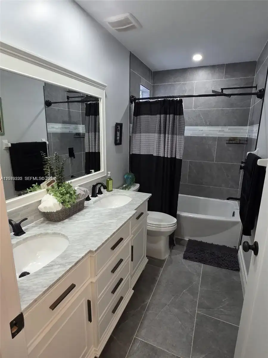680 NW 159th Ave, Pembroke Pines FL 33028 photo 5