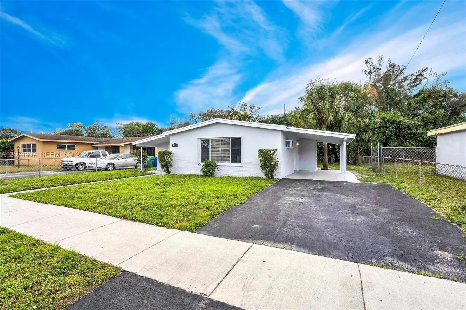 551 NW 30th Ter, Fort Lauderdale FL 33311 photo 3