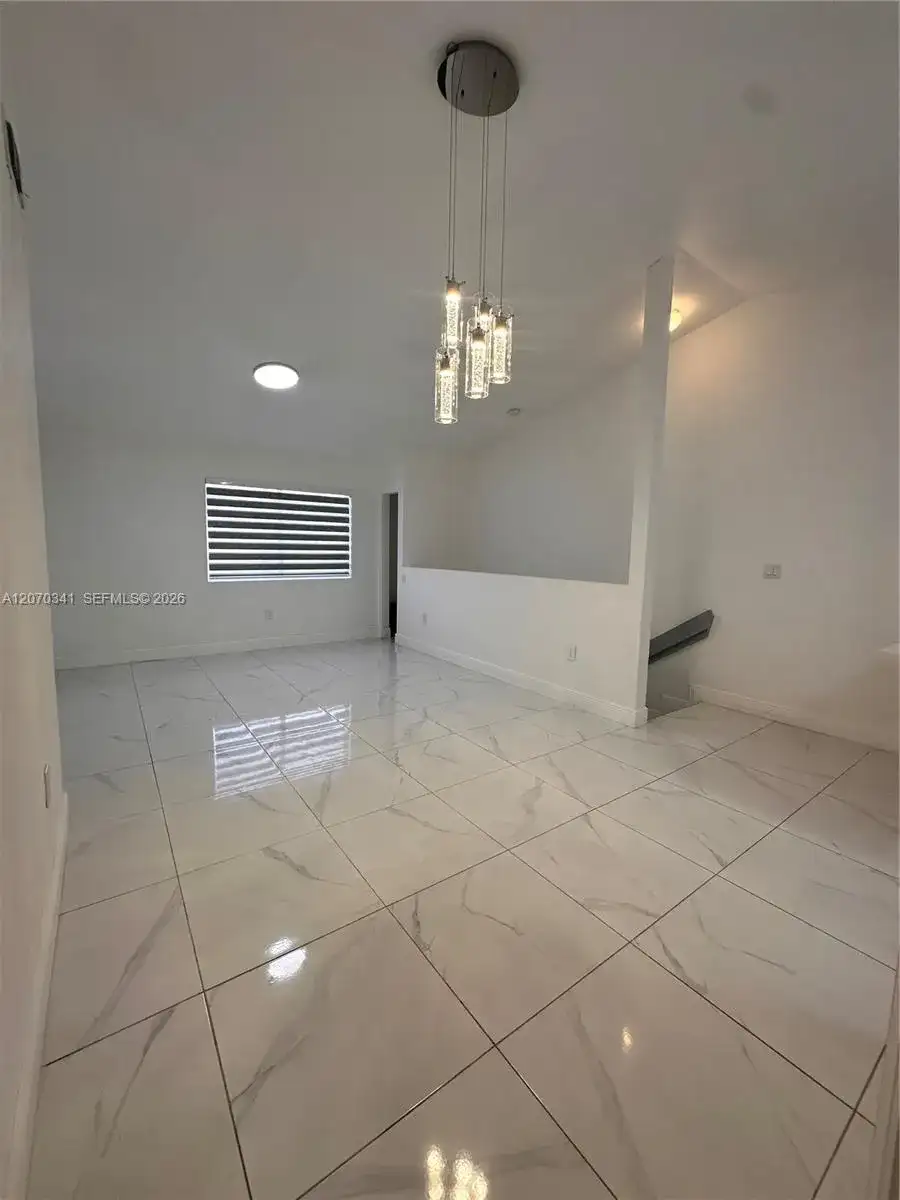 7999 SW 152nd Ave # 6, Miami FL 33193 photo 2