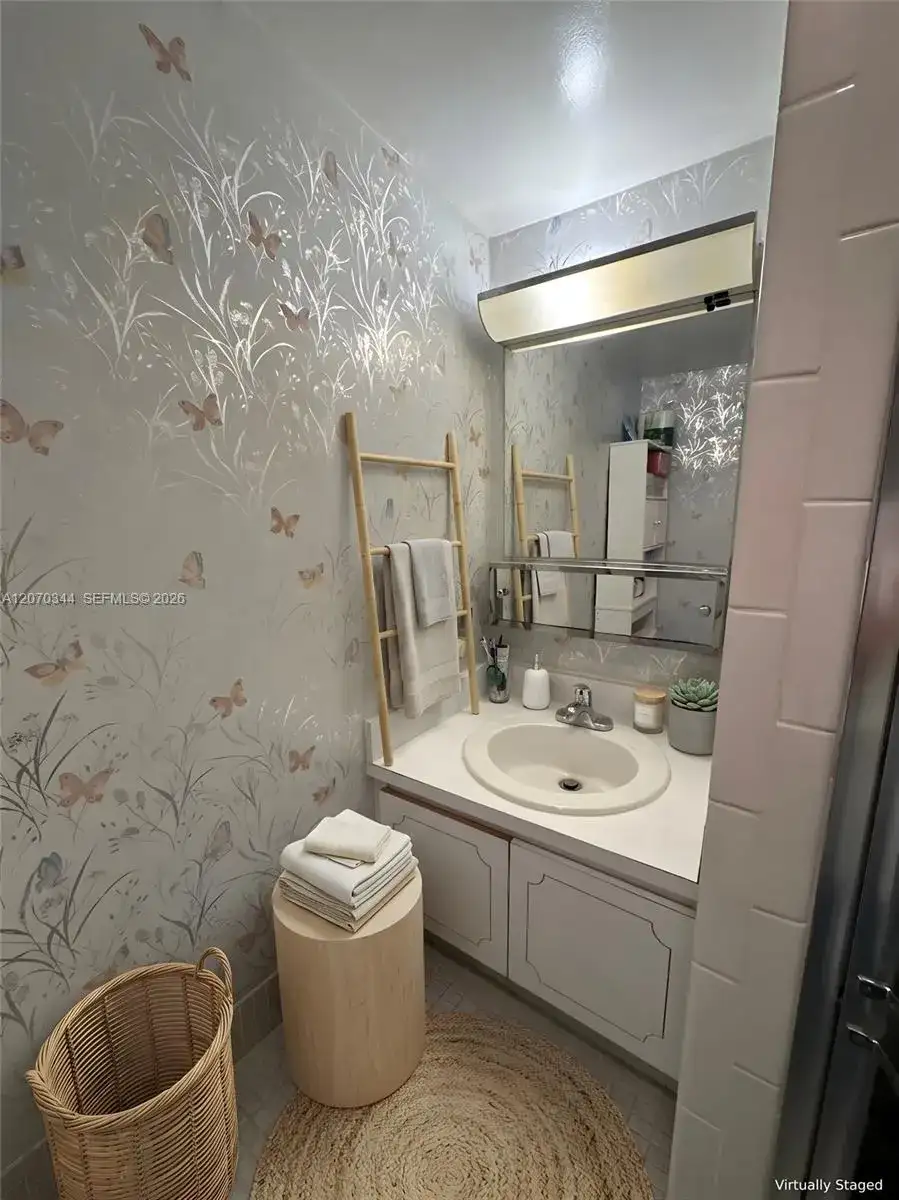 2304 Lake Osborne Dr # 21, Lake Worth FL 33461 photo 5