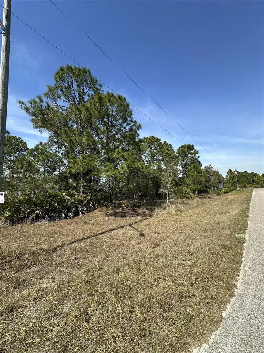2900 33rd St W, Lehigh Acres FL 33971 photo 4