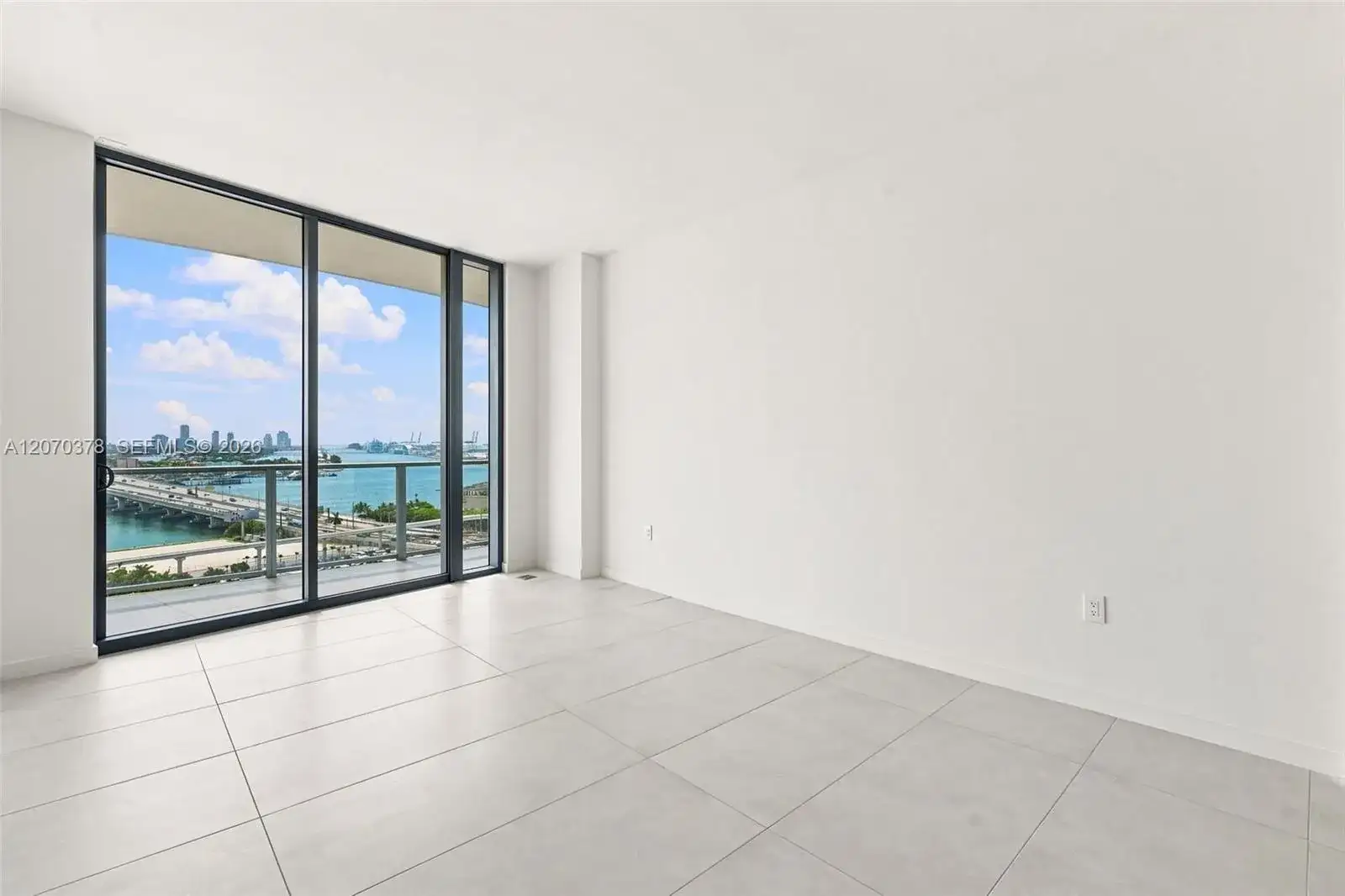1400 Biscayne Boulevard # 1605, Miami FL 33132 photo 3