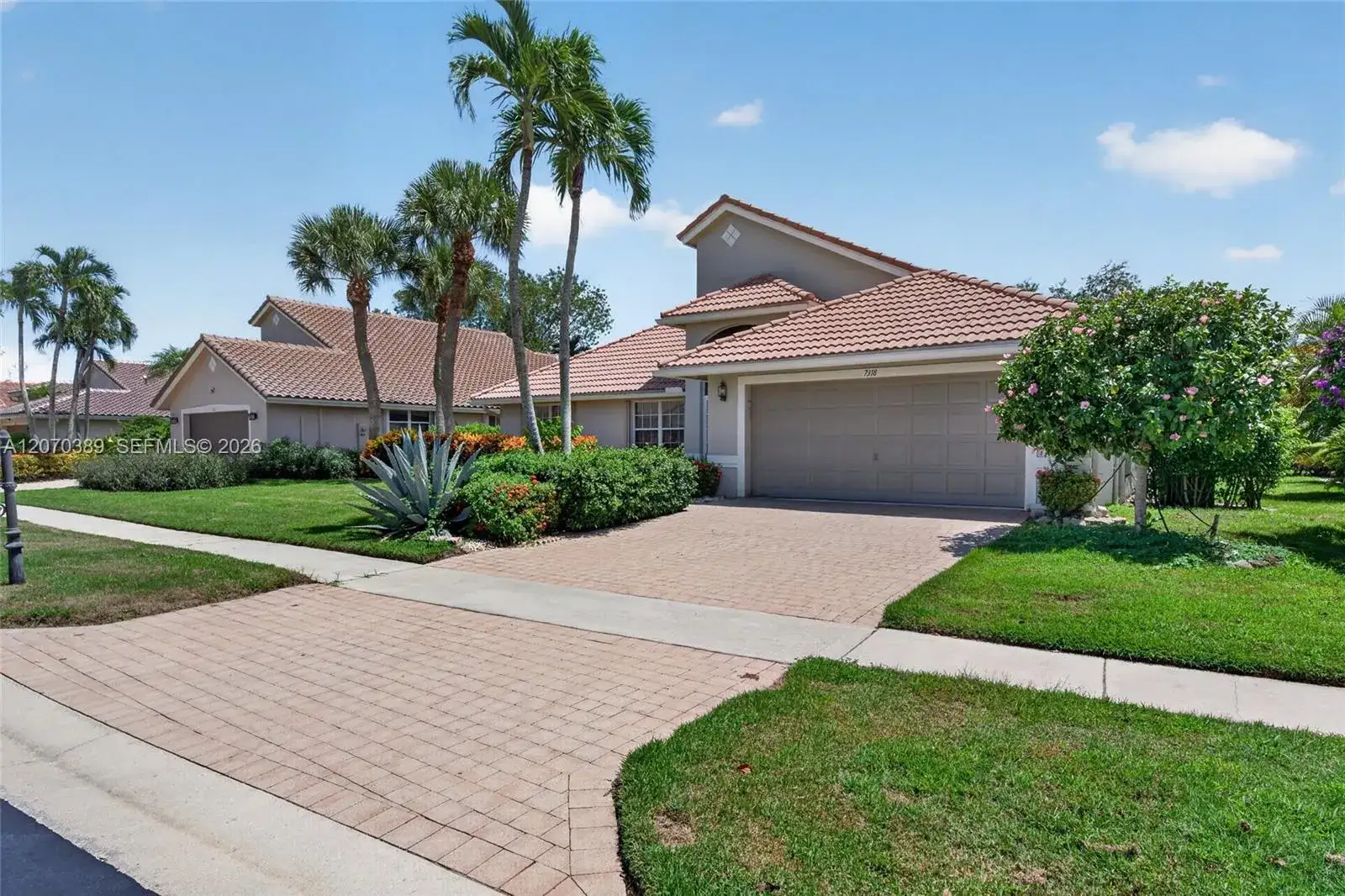 7318 Amber Falls Ln, Boynton Beach FL 33437 photo 2