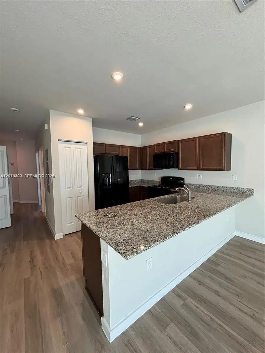 1021 NW 5th St, Florida City FL 33034 photo 2
