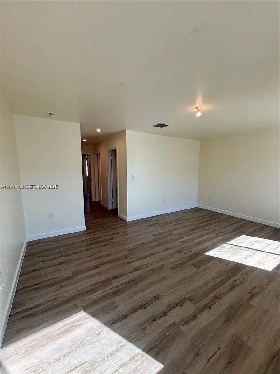 1021 NW 5th St, Florida City FL 33034 photo 5