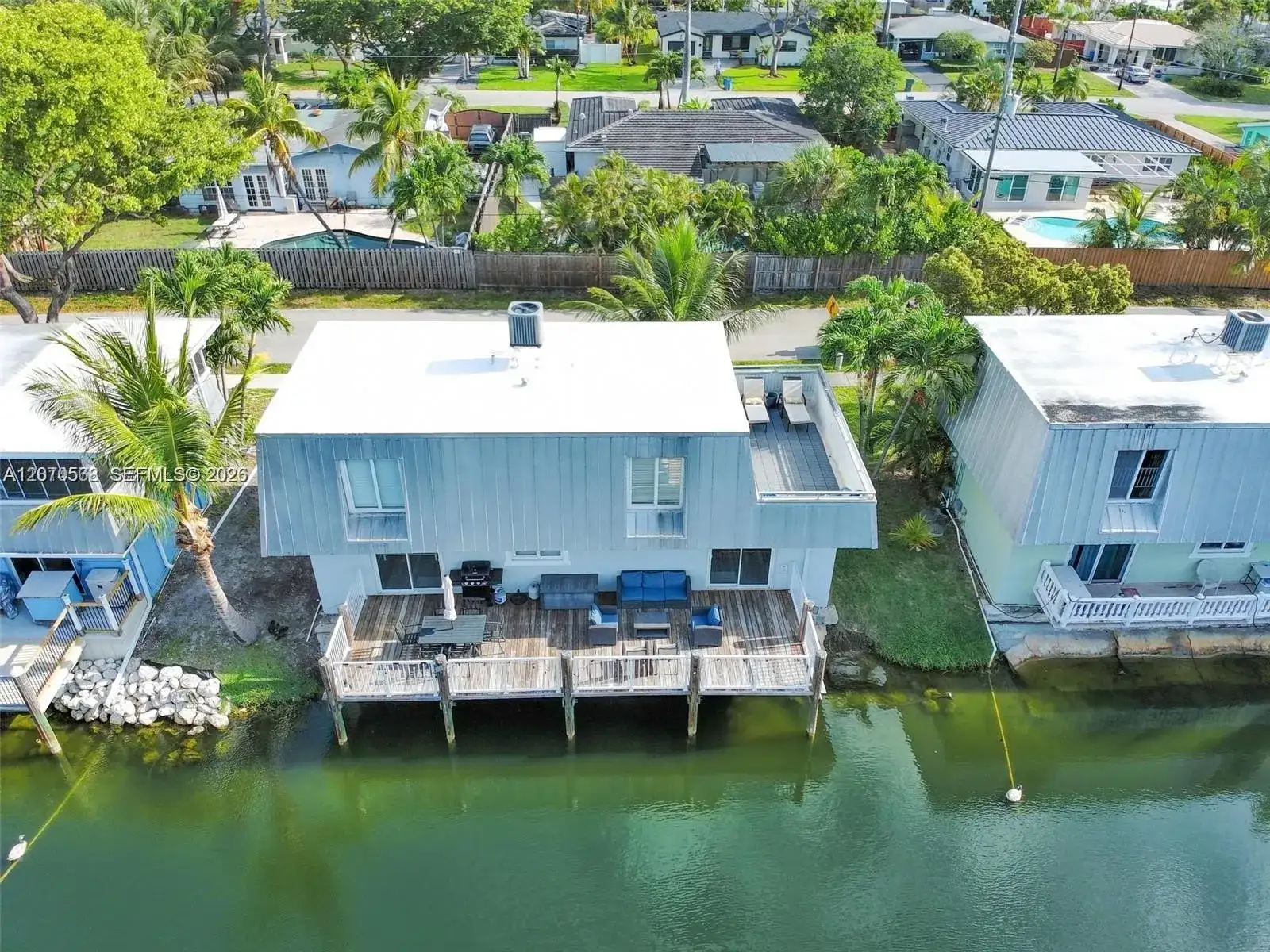 1370 NE 40th Dr, Oakland Park FL 33334 photo 3