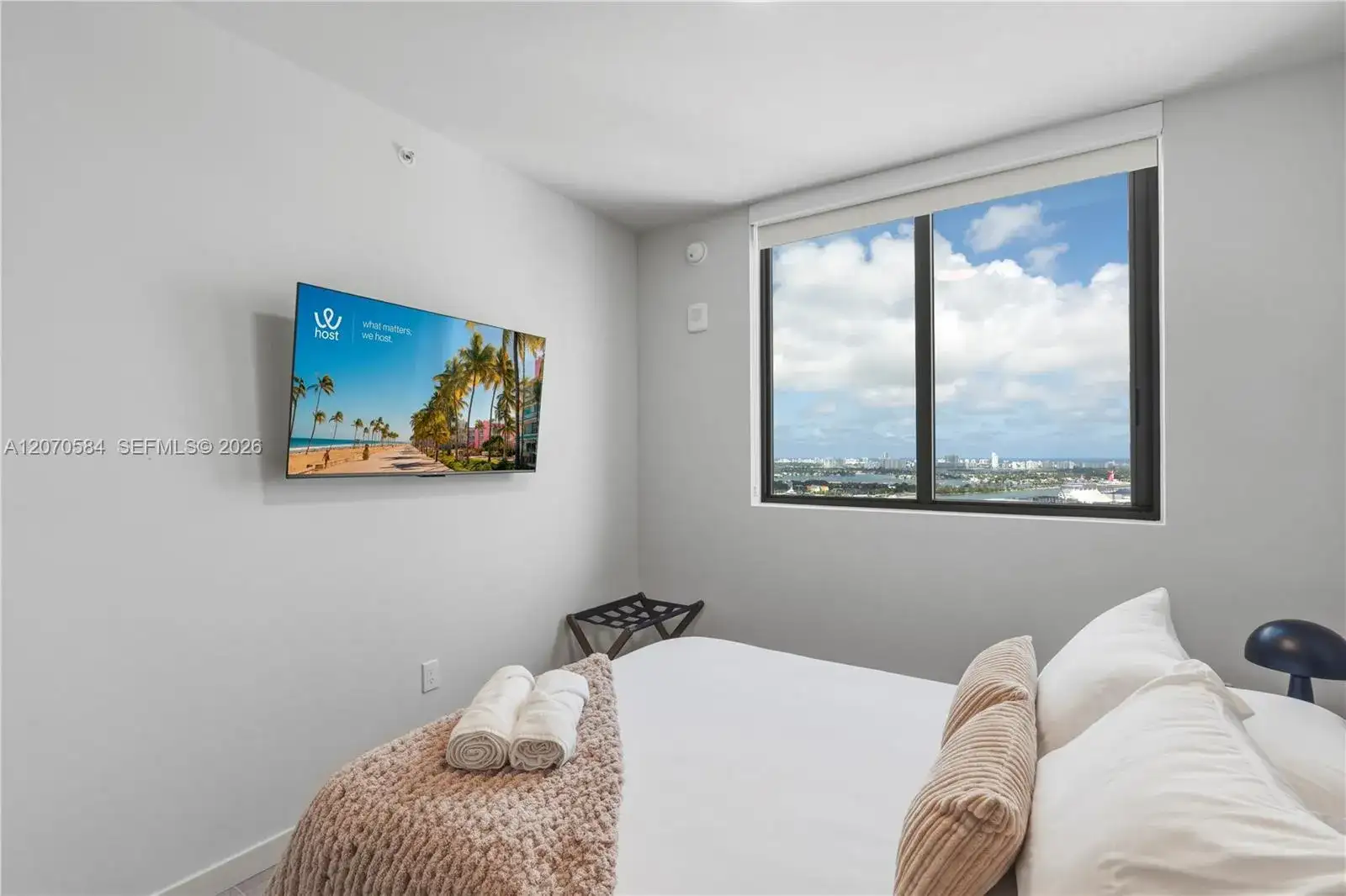 121 NE 5th St # 3312, Miami FL 33132 photo 3