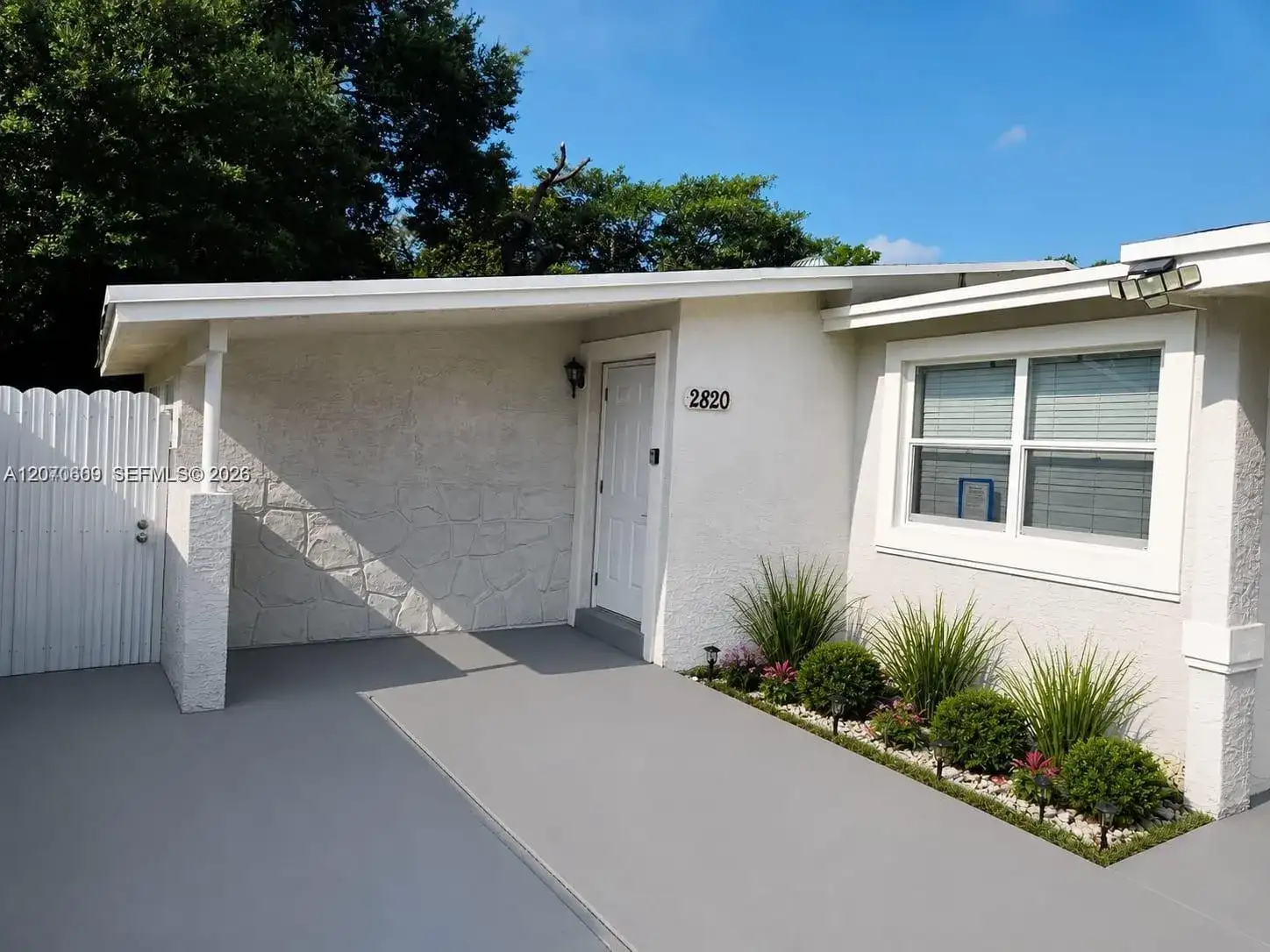2820 NW 14th Ct, Fort Lauderdale FL 33311 photo 2