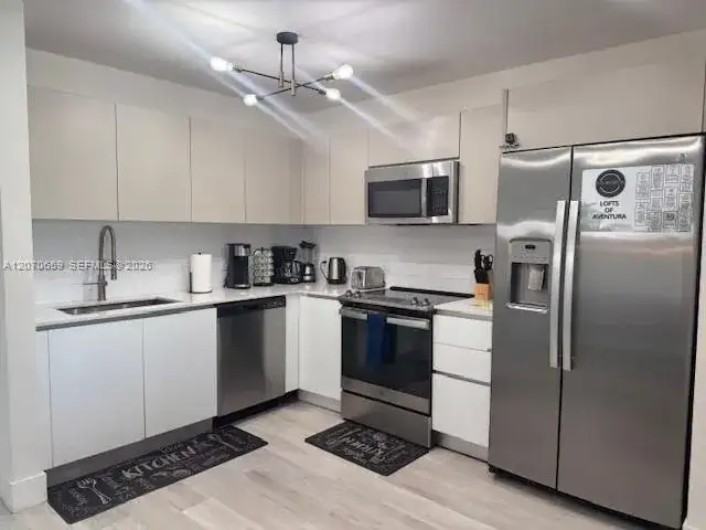 19380 NE 26 AVE # 304, Miami FL 33180 photo 2