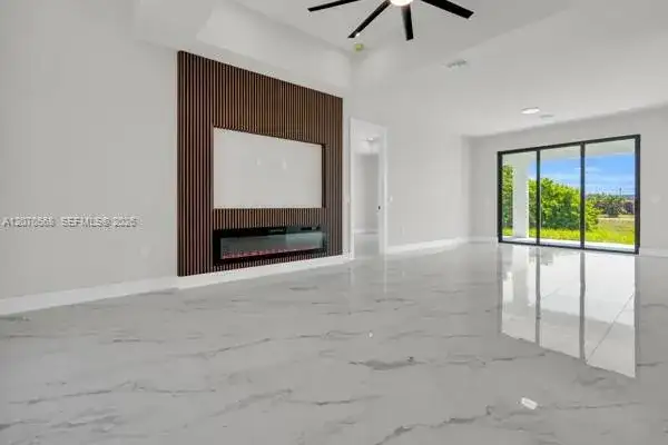 1413 NE 4Th Pl, Cape Coral FL 33909 photo 5