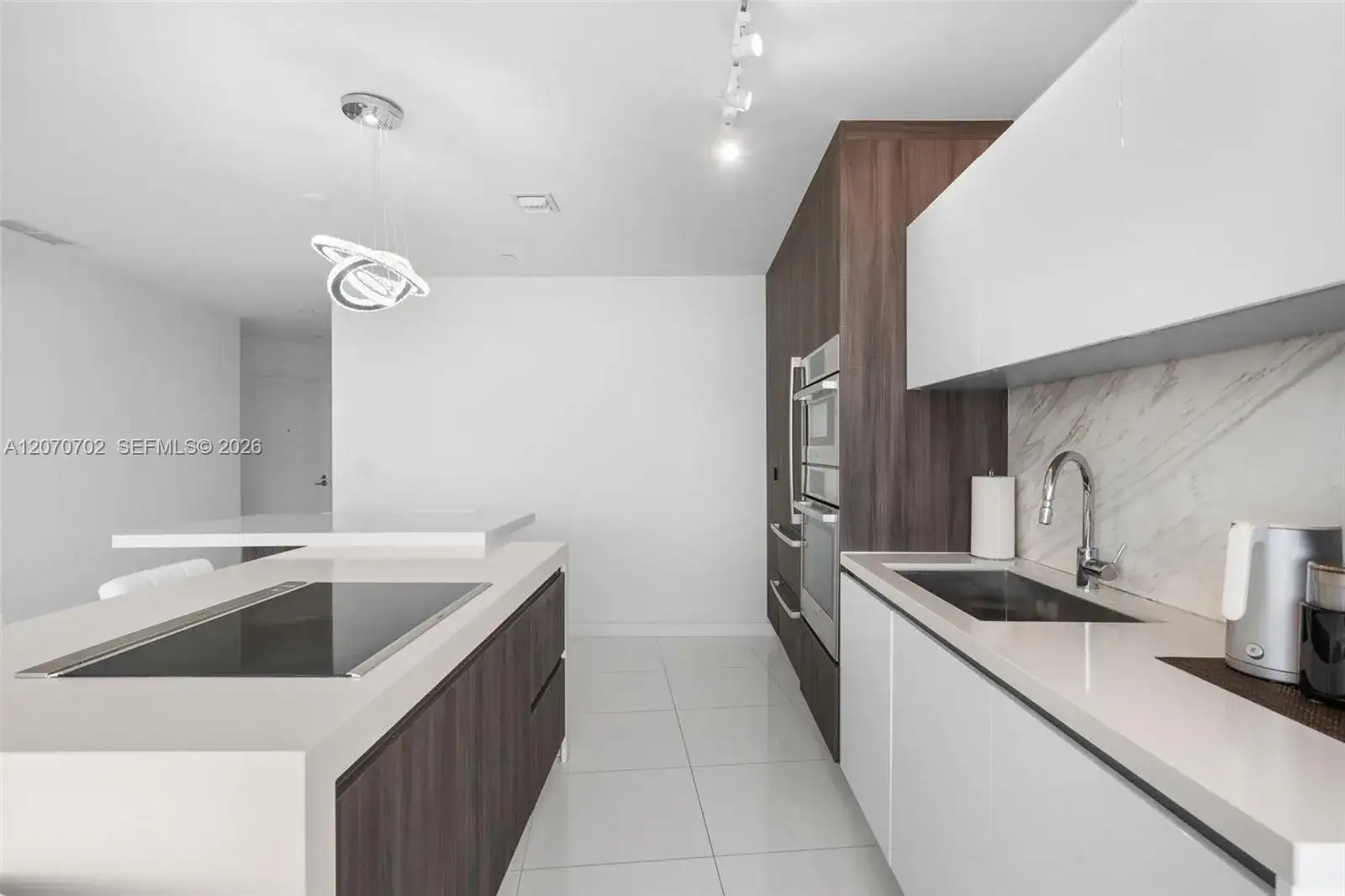 851 NE 1st Ave # 1610, Miami FL 33132 photo 4