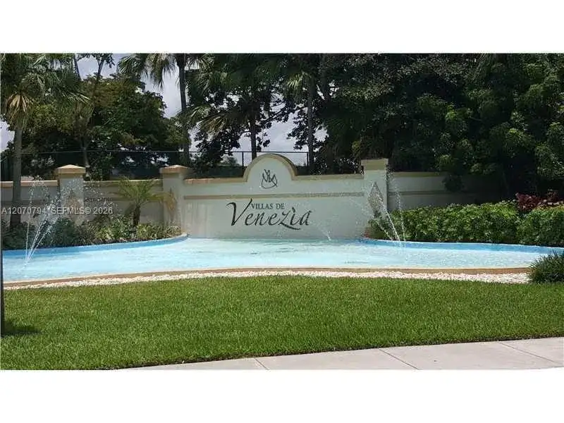 9842 Nob Hill Ln, Sunrise FL 33351 photo 5