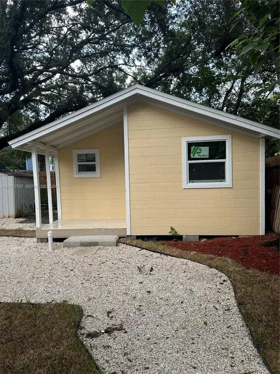 8111 N 10, Tampa FL 33604 photo 2
