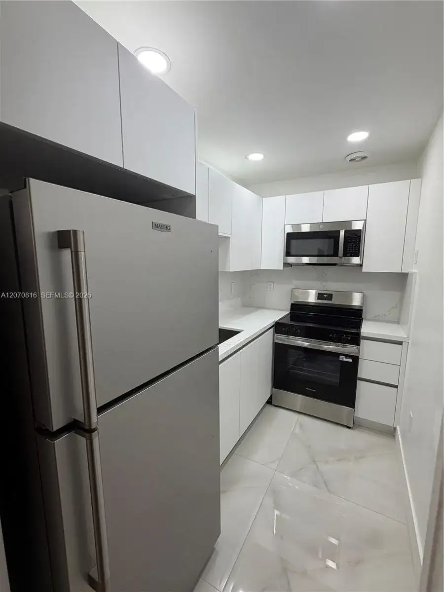4713 NW 7th St # 1, Miami FL 33126 photo 3