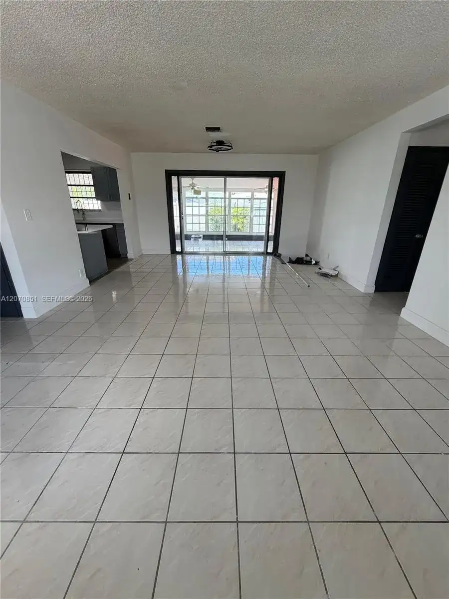 4175 SW 87th Ave # 1, Miami FL 33165 photo 3