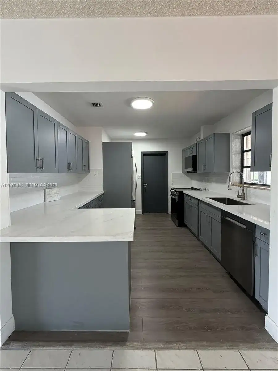 4175 SW 87th Ave # 1, Miami FL 33165 photo 4