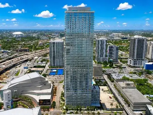 1400 Biscayne Blvd # 3401, Miami FL 33132 photo 2
