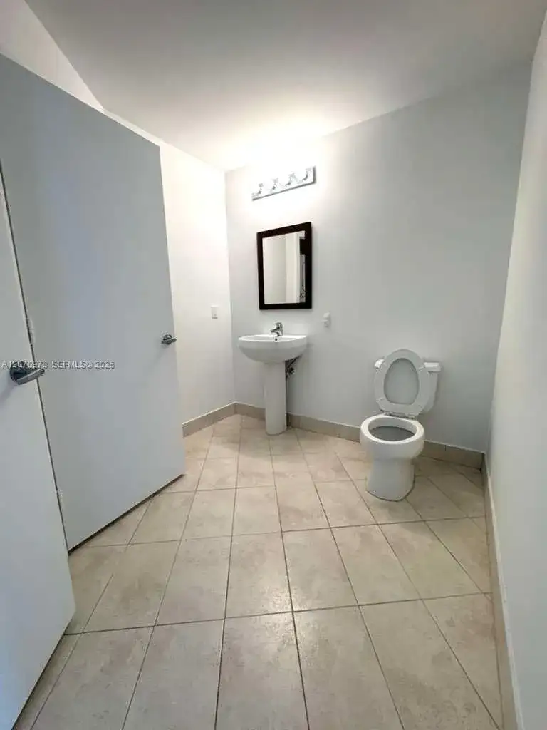 1900 N Bayshore Dr # 1807, Miami FL 33132 photo 3
