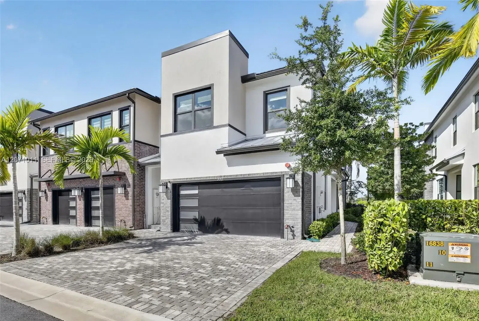 771 NW 84th Ter, Plantation FL 33324 photo 2