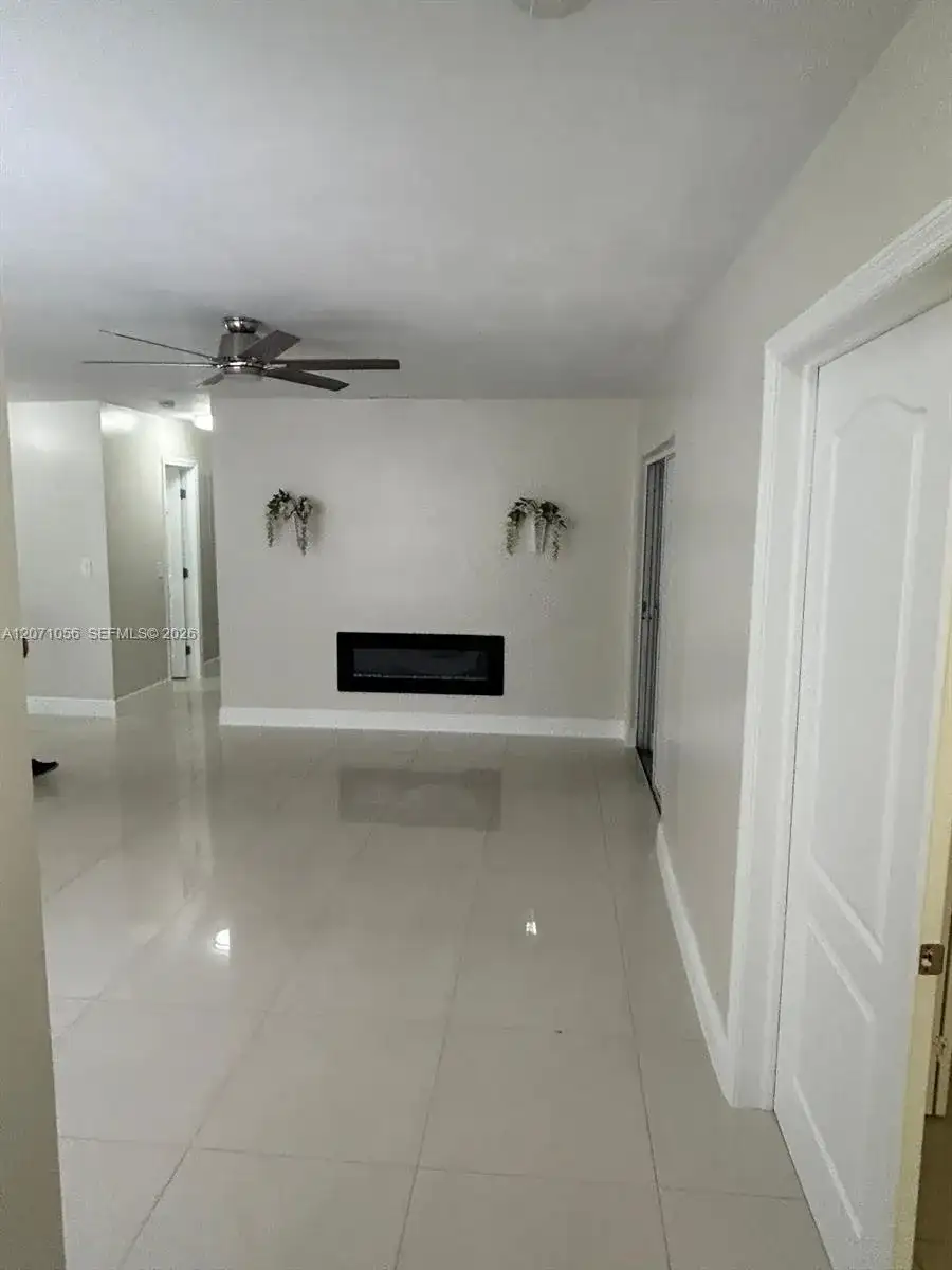7637 Ramona St, Miramar FL 33023 photo 3
