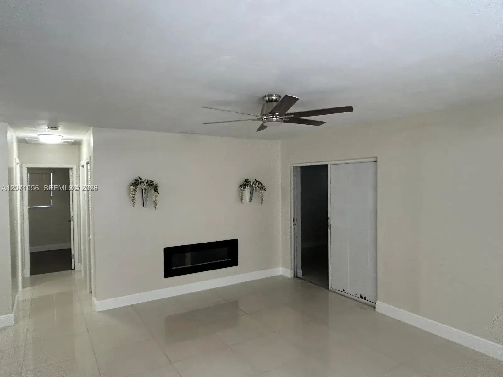 7637 Ramona St, Miramar FL 33023 photo 4