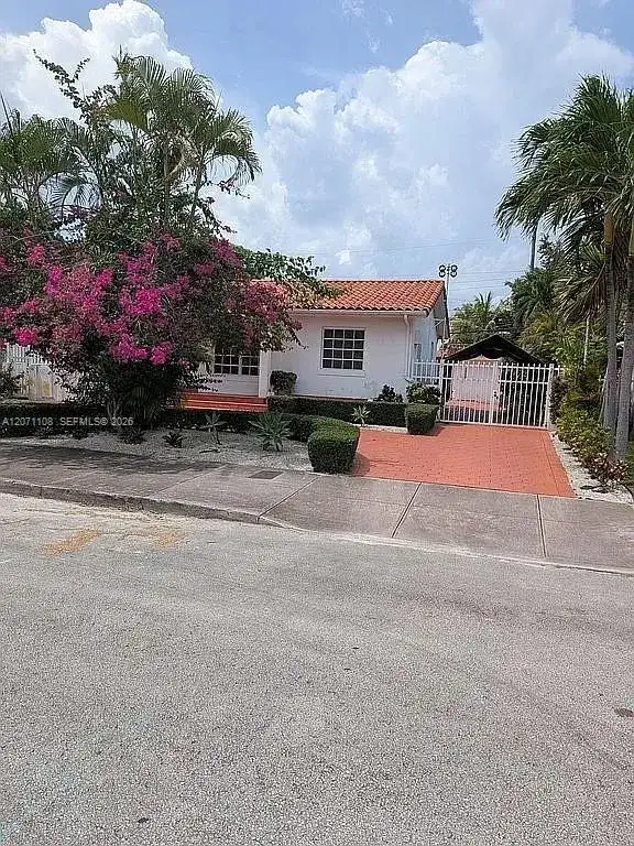 41 Campina Ct, Coral Gables FL 33134 photo 4
