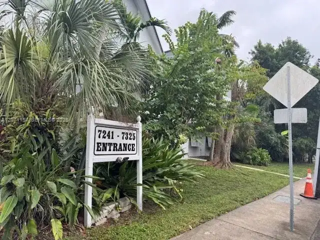 7325 SW 63rd Ave # B, South Miami FL 33143 photo 3