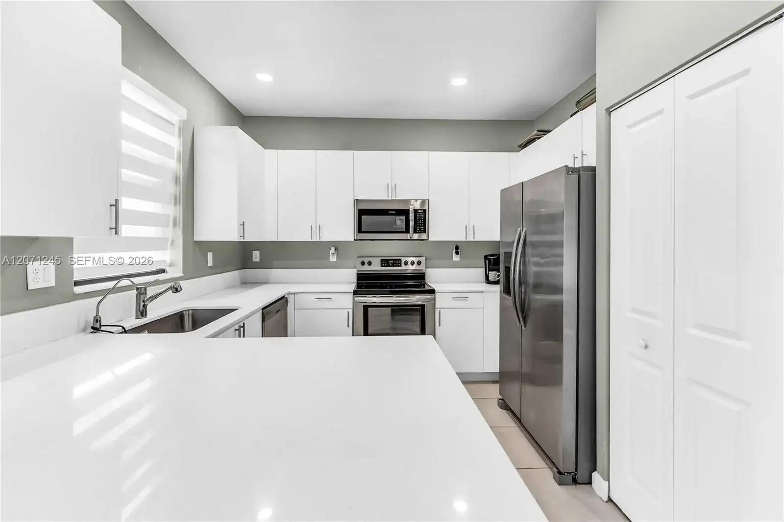 20397 NW 6th Pl, Miami Gardens FL 33169 photo 2