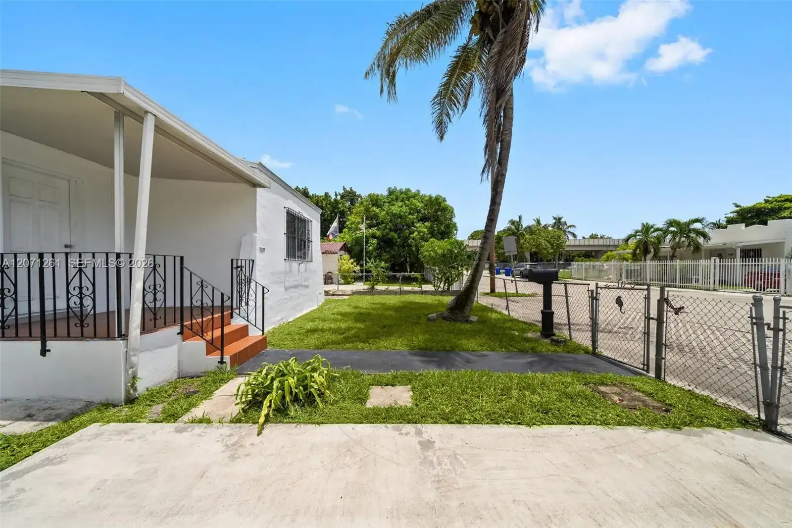 1227 NW 27th St # 1227, Miami FL 33142 photo 2