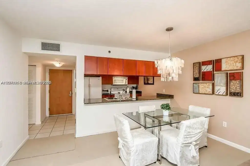 1200 Brickell Bay Dr # 1518, Miami FL 33131 photo 2