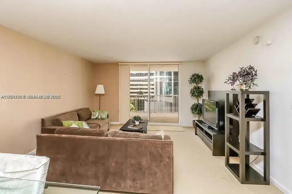 1200 Brickell Bay Dr # 1518, Miami FL 33131 photo 4