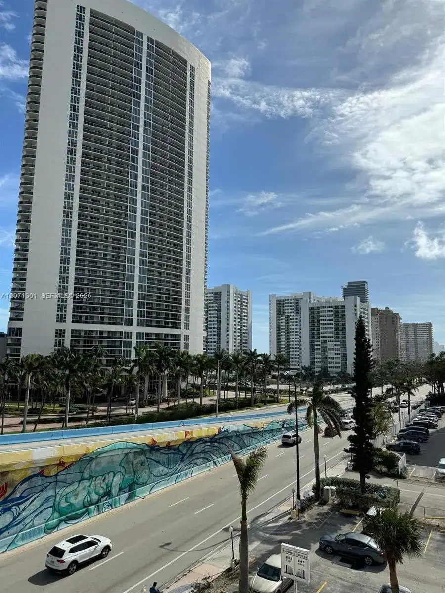 1825 S Ocean Dr # 514, Hallandale Beach FL 33009 photo 2