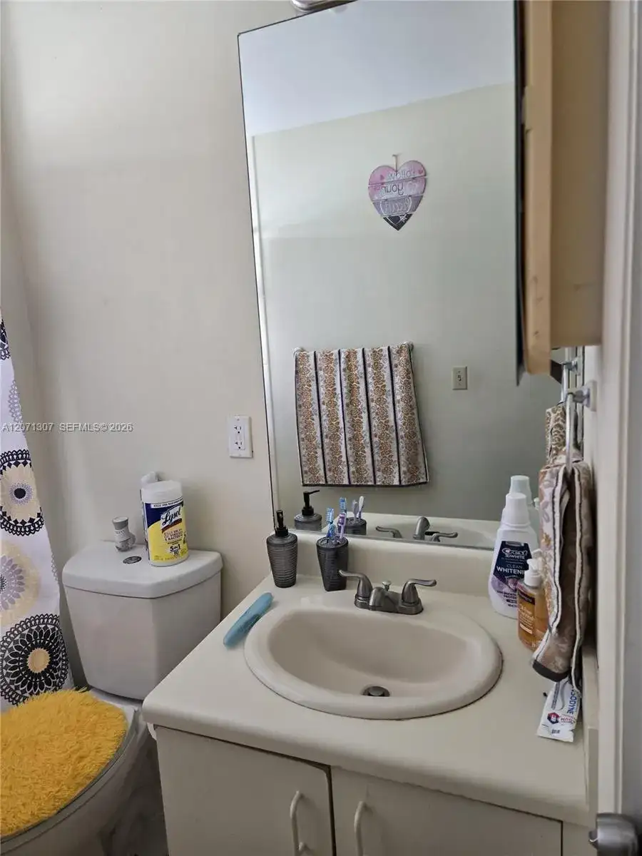 818 E Palm Run Dr, North Lauderdale FL 33068 photo 3