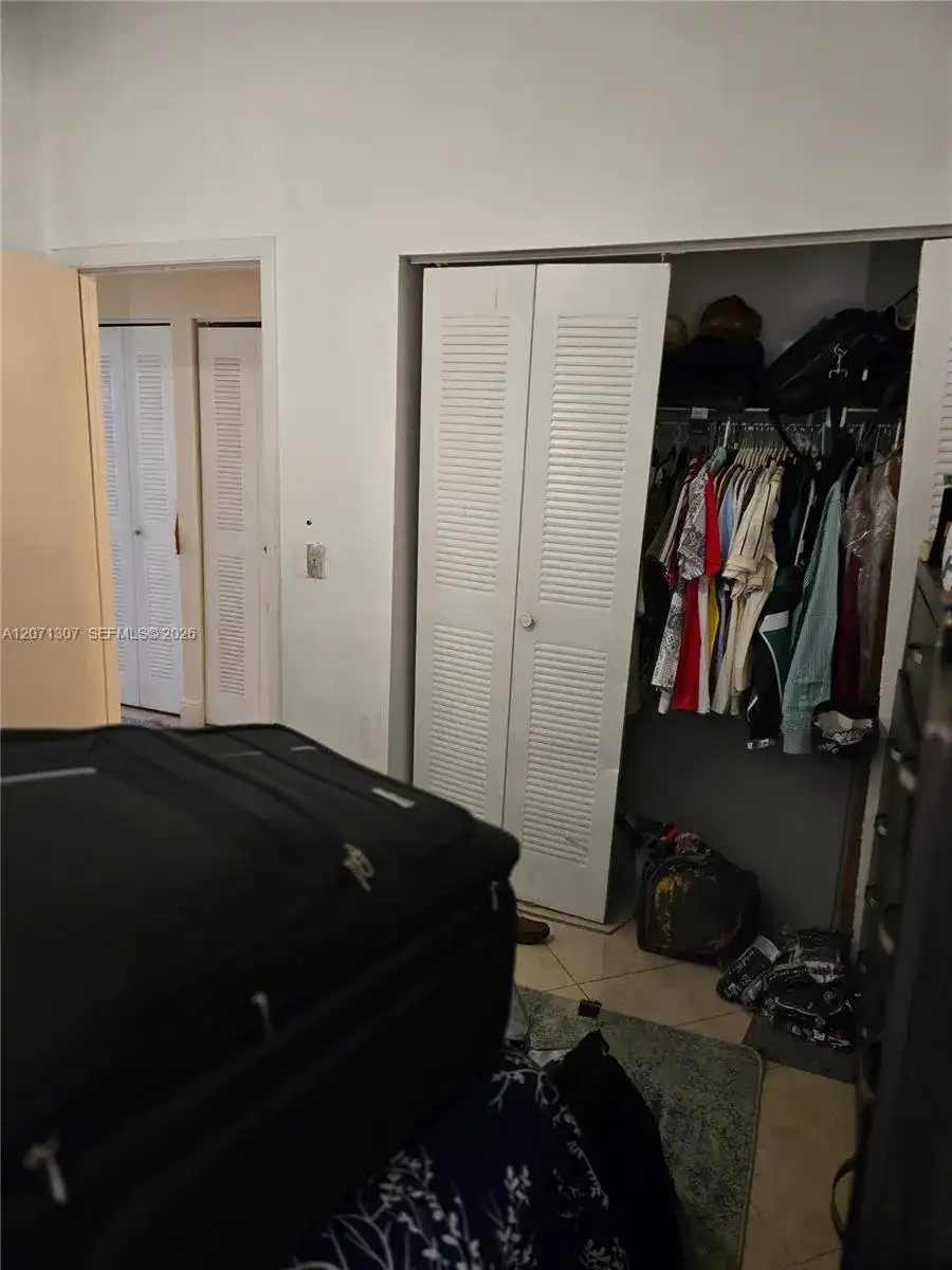 818 E Palm Run Dr, North Lauderdale FL 33068 photo 5