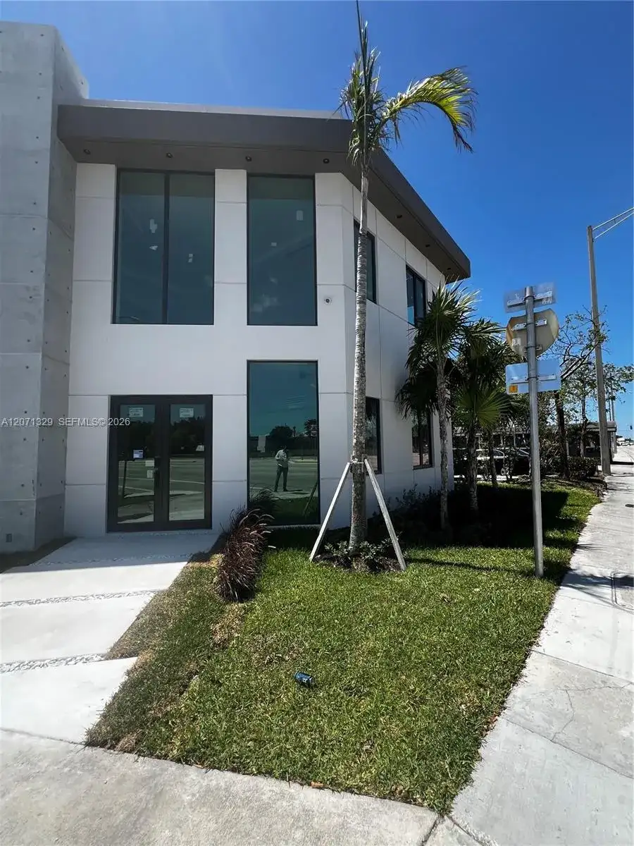 5000 Pembroke Rd, West Park FL 33021 photo 4