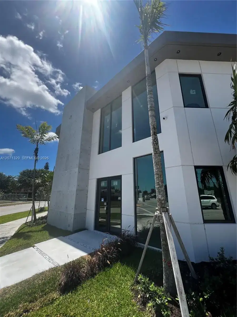 5000 Pembroke Rd, West Park FL 33021 photo 5