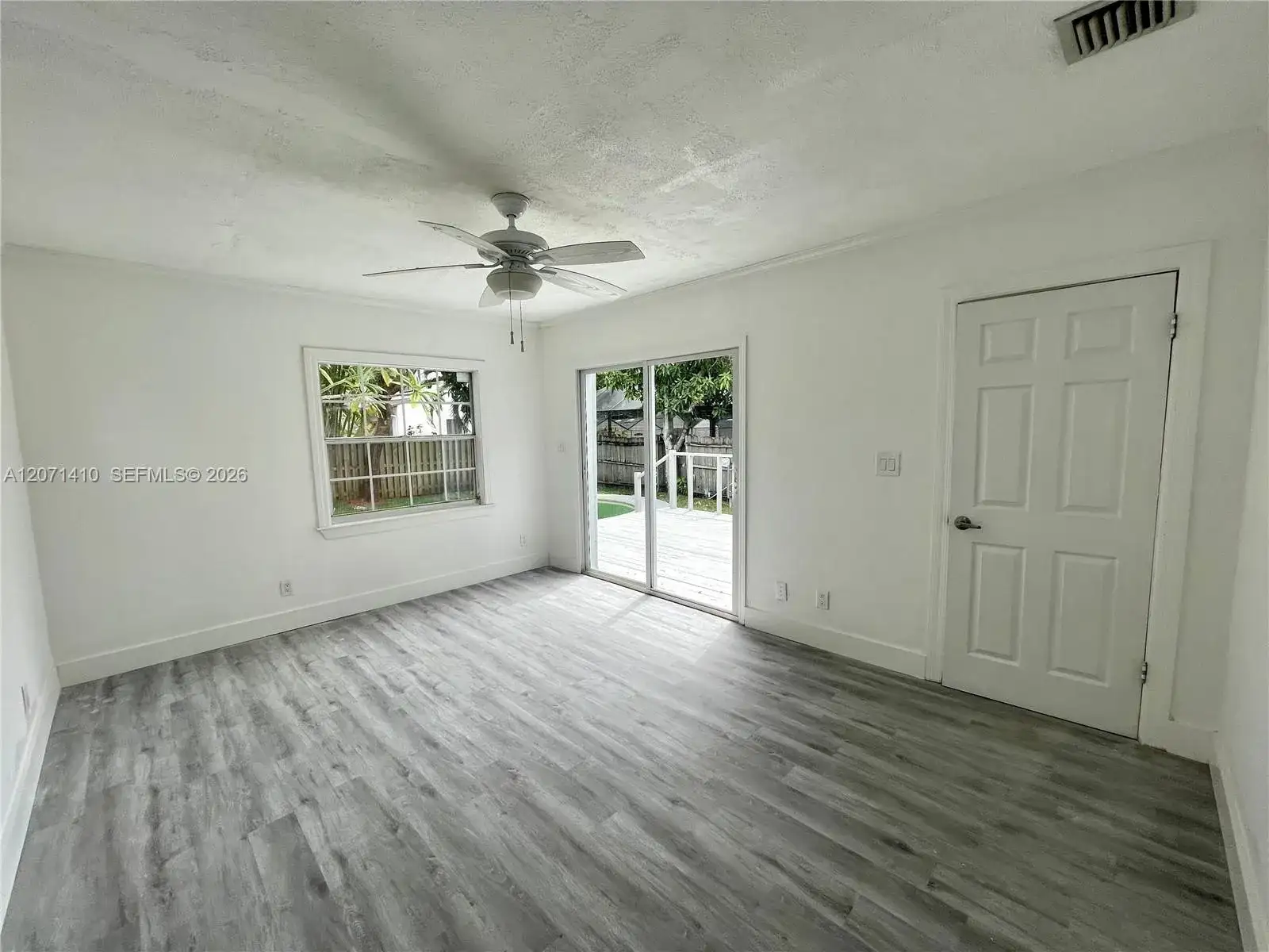 820 SE 12th St # 2, Fort Lauderdale FL 33316 photo 3