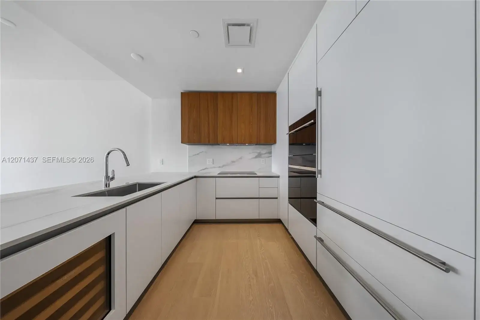 1400 Biscayne Blvd # 3405, Miami FL 33132 photo 3