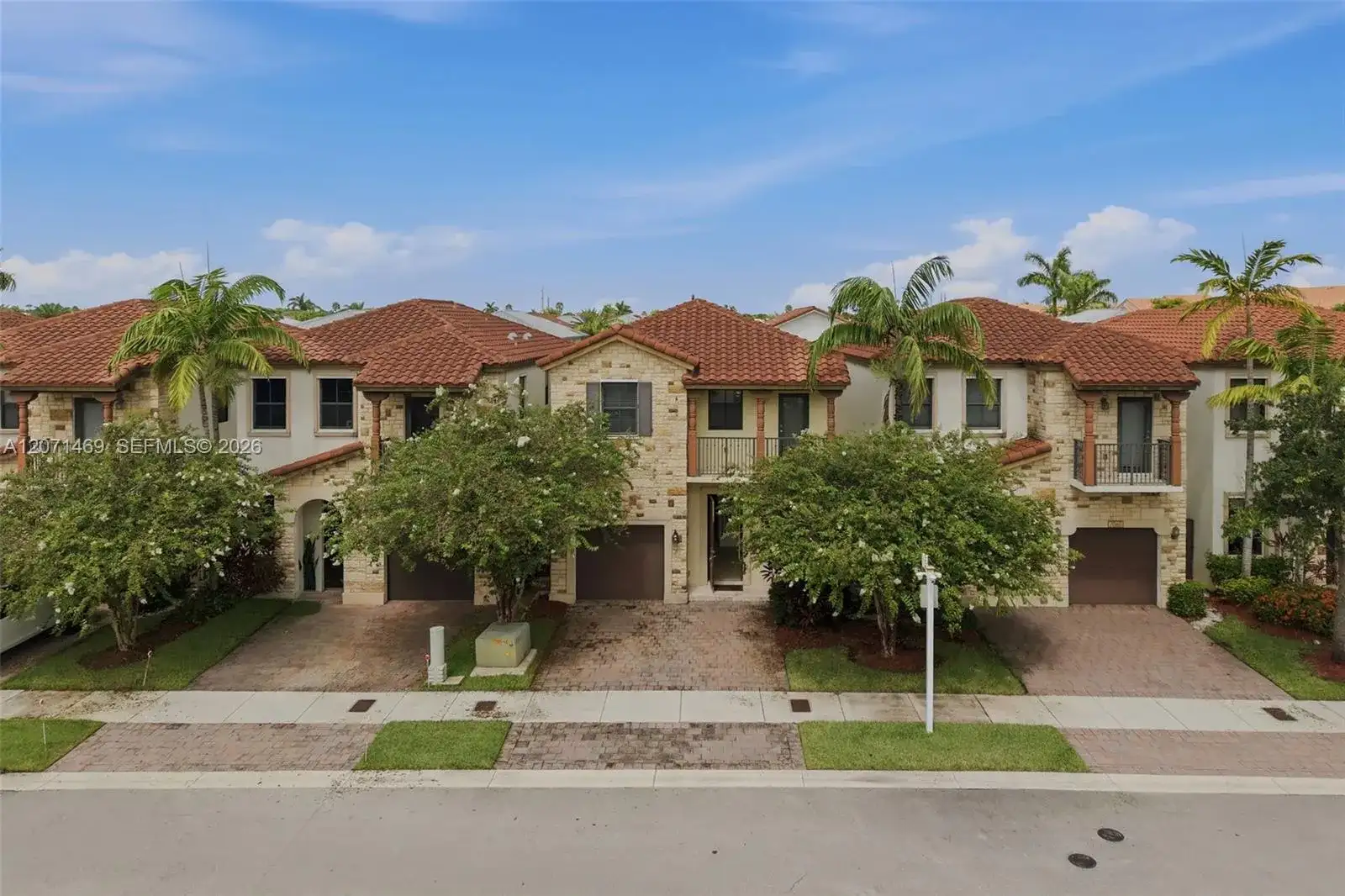 7042 NW 103rd Path, Doral FL 33178 photo 3