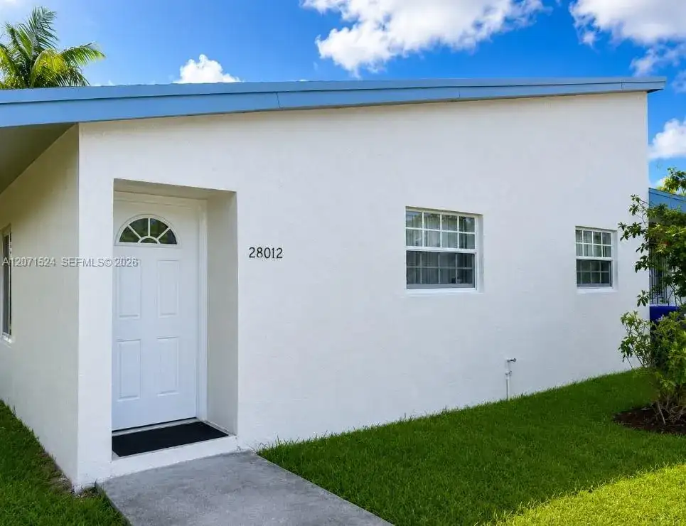 28012 SW 140th Ct, Homestead FL 33033 photo 2