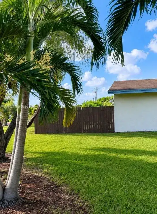 28012 SW 140th Ct, Homestead FL 33033 photo 5