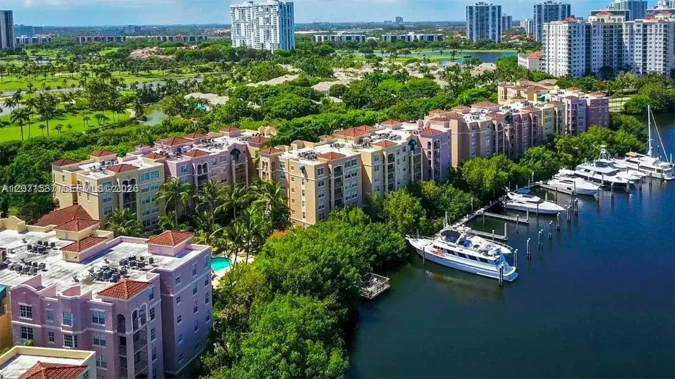 19777 E Country Club Dr, Aventura FL 33180 photo 3