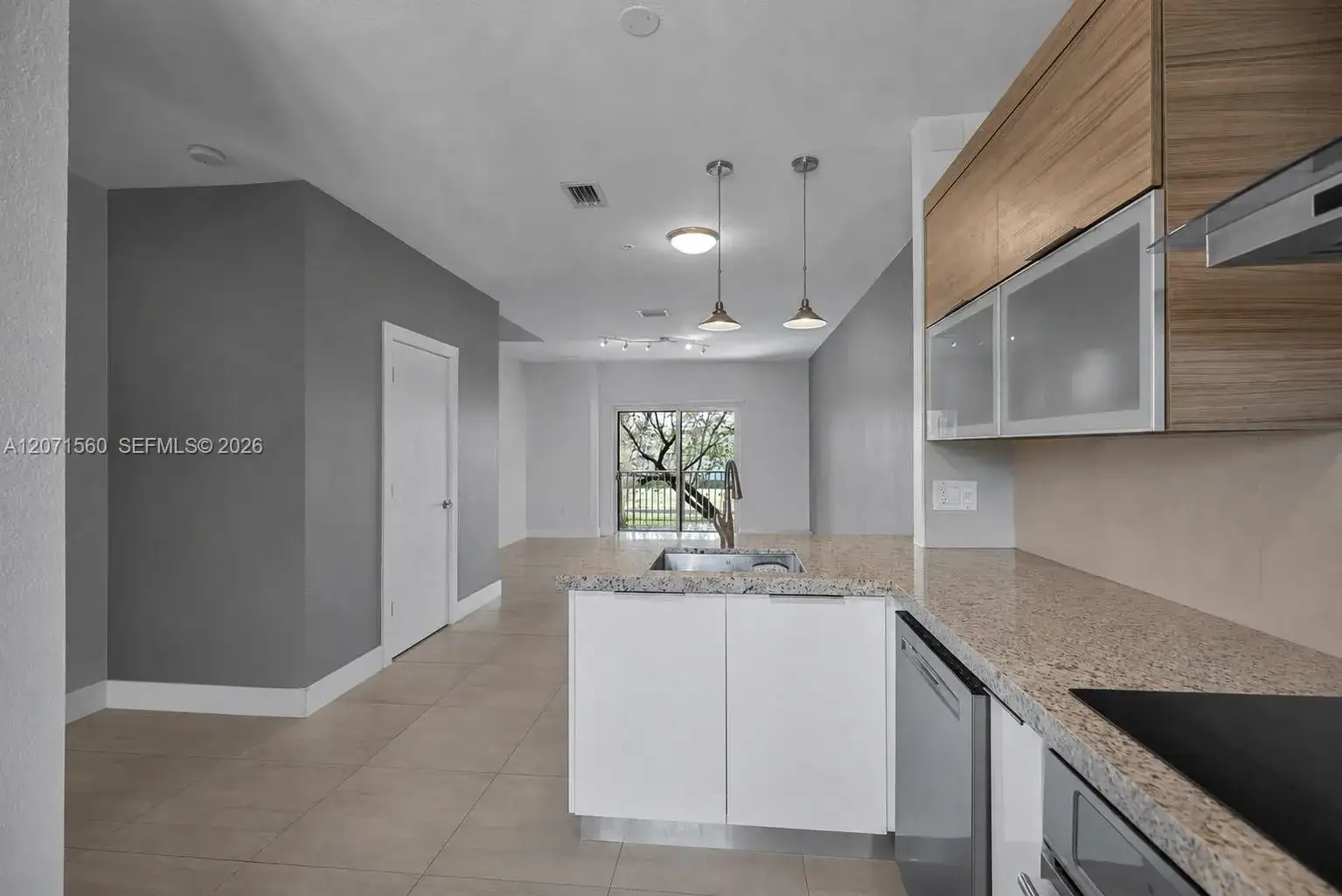 5670 NW 116th Ave # 222, Doral FL 33178 photo 3