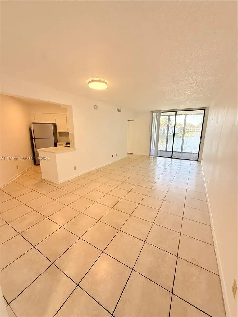 210 Lake Pointe Dr # 210, Oakland Park FL 33309 photo 3