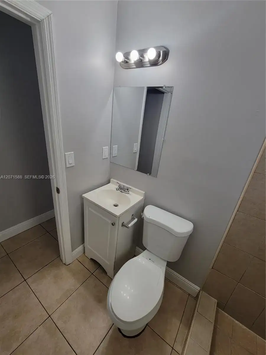 1740 NW 1st Pl # 3, Miami FL 33136 photo 4