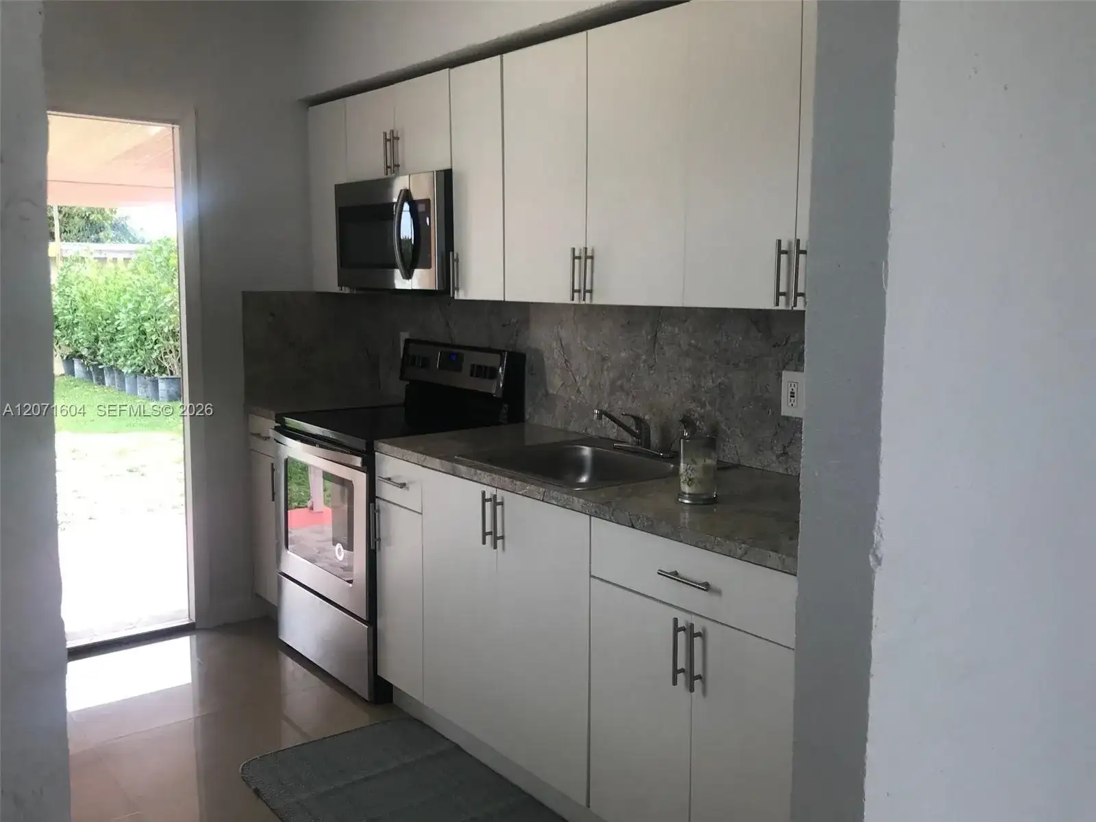 21625 SW 109th Ave, Miami FL 33170 photo 3