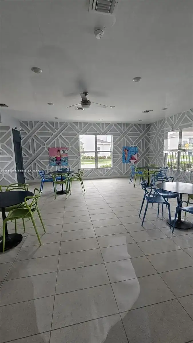 1677 SE 8th Ave, Homestead FL 33034 photo 3